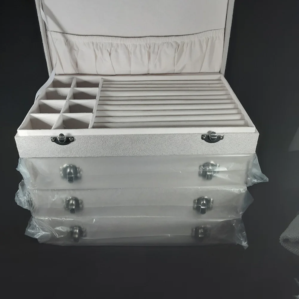 GRAY SUEDE JEWELRY BOX NWB - Picture 8 of 8